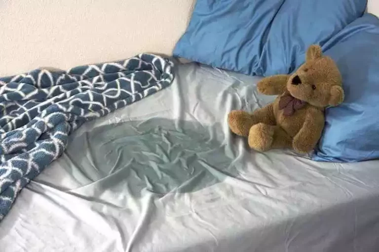 Cara Membersihkan Kasur Busa yang Terkena Ompol